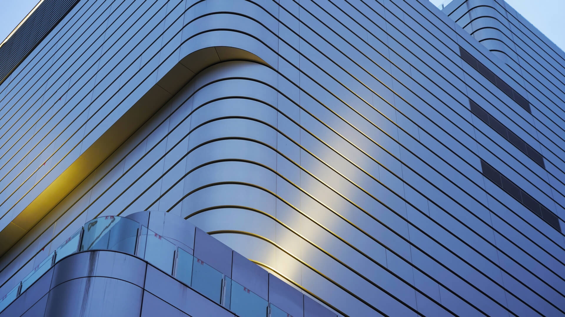 Aluminium façade cladding: when it is preferred over steel